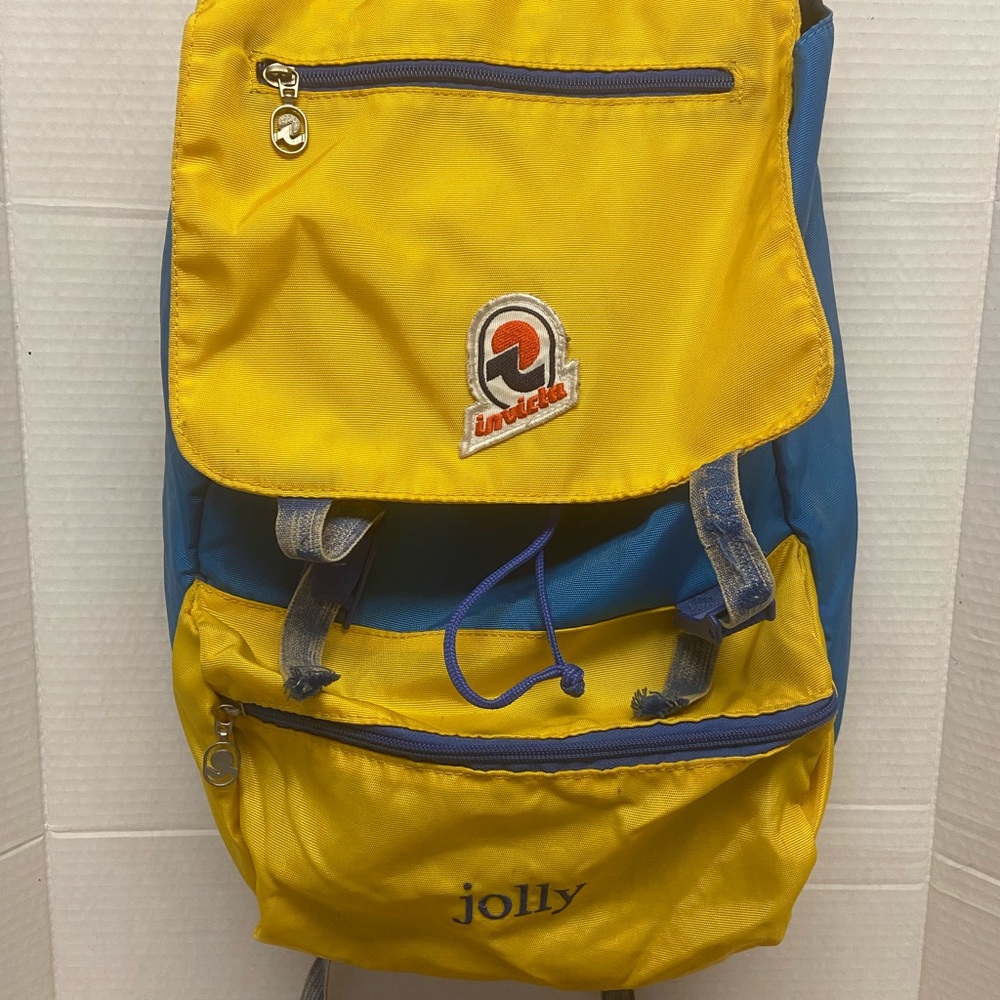 classic Retro INVICTA Jolly Backpack - Picture 2 of 11